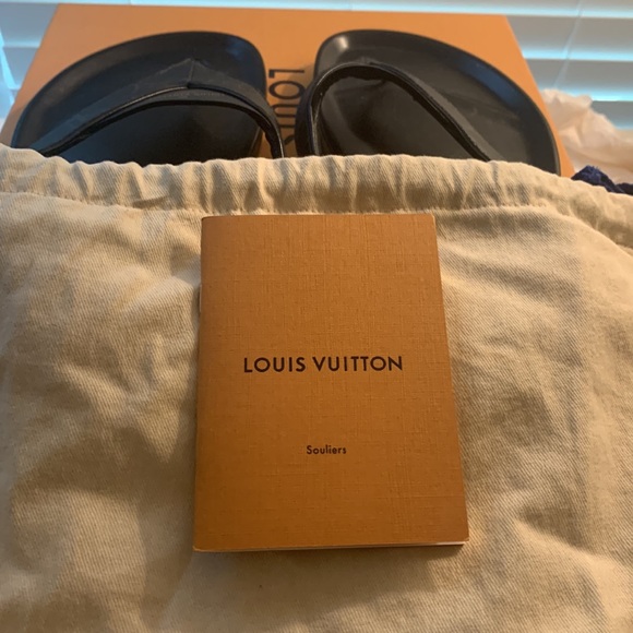 Louis Vuitton MIRABEAU THONG SANDALS - Picture 13 of 14